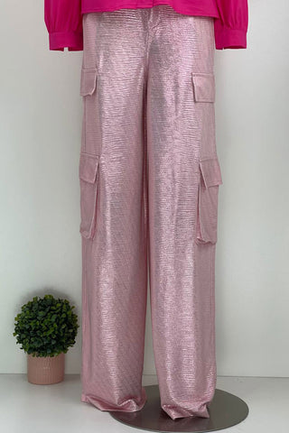 Buy pink Pantalón estilo cargo de tela brillante