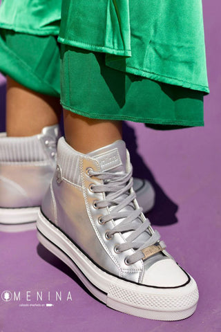 Buy plata Sneakers de bota con cordones en colores metálicos
