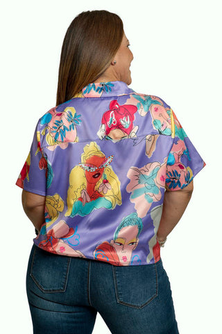 Blusa satinada suelta con botones en colores pastel estampado de mujeres